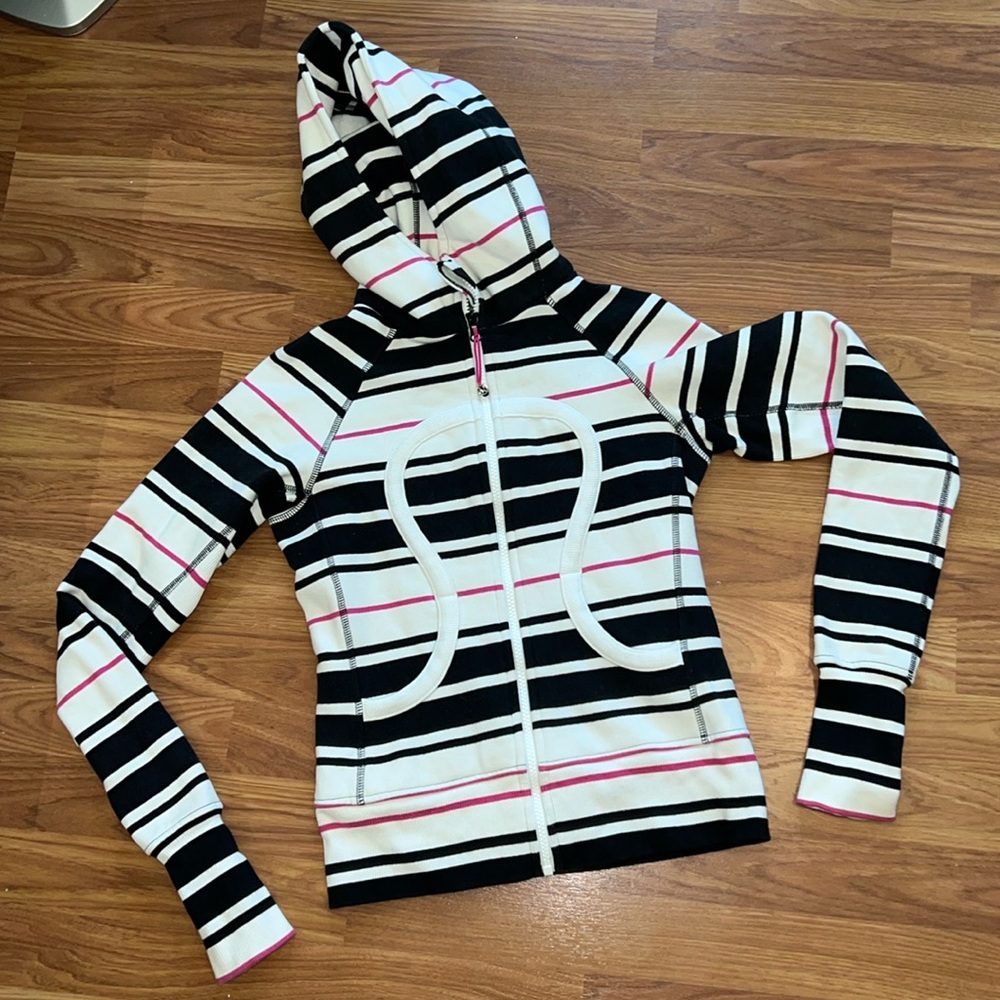 Lululemon athletica- size 2, zip up hoodie